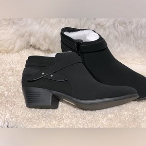 Vegan suede booties, side zipper BRAND NEW.